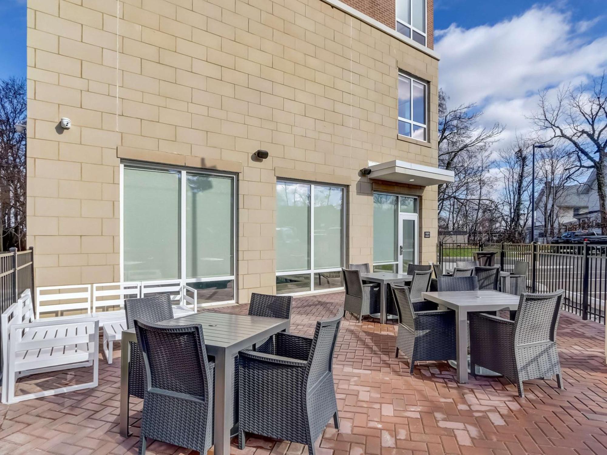 Hampton Inn & Suites Cincinnati Midtown Rookwood Exteriér fotografie